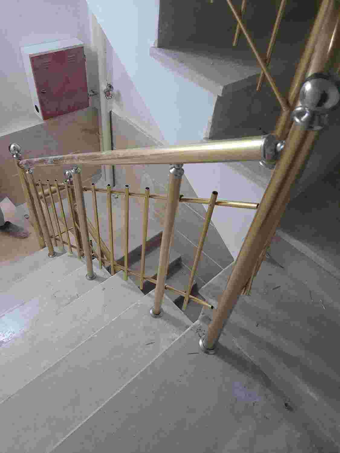 نرده استیل گلد